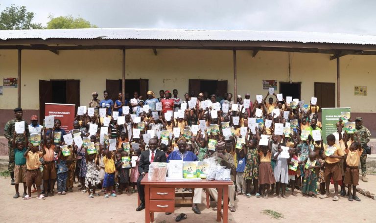 grp pic with chache da primary school 1